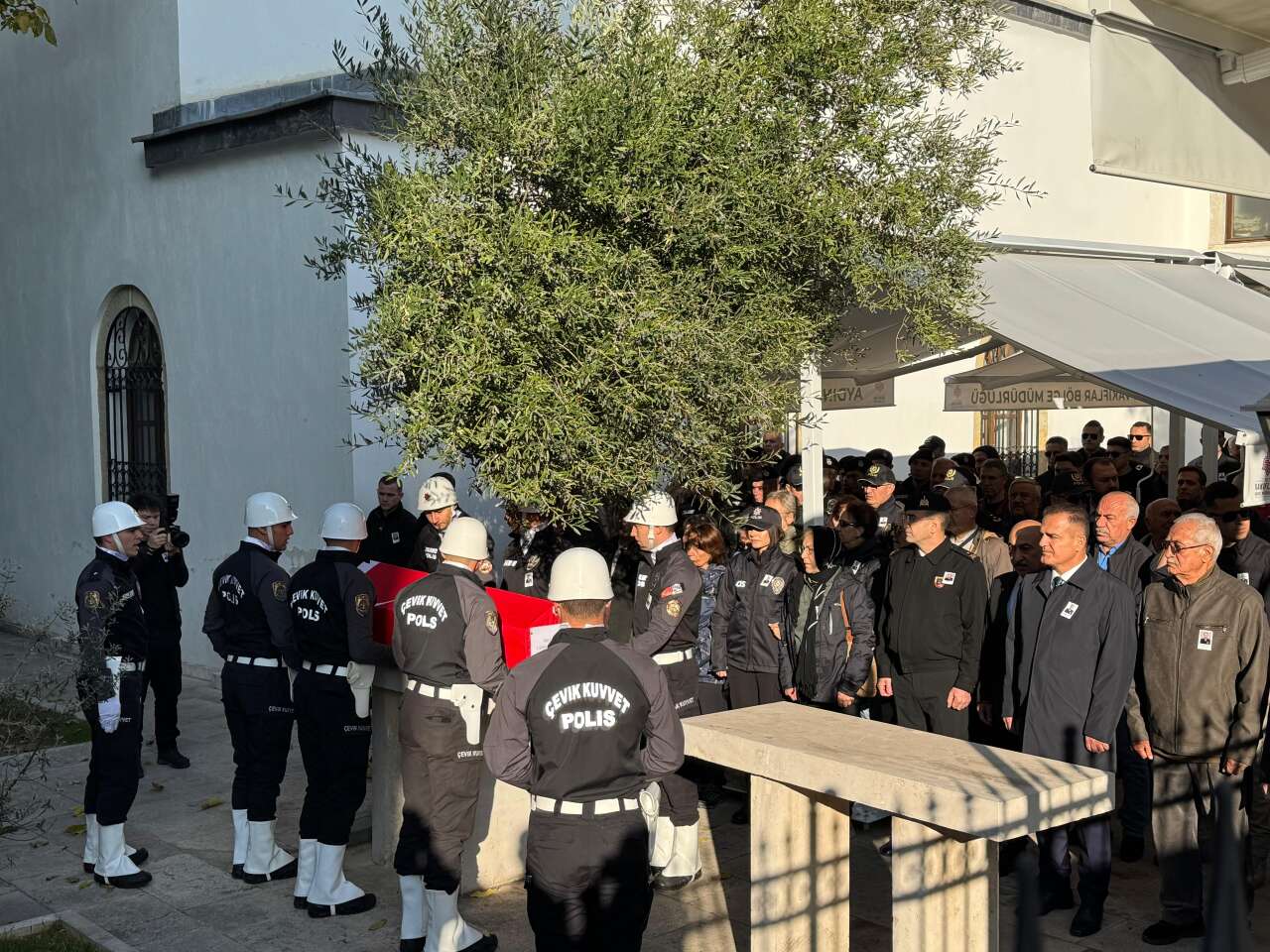 Emniyet Müdürü Vehbi Yıldız, Muğla’da Gözyaşlarıyla Uğurlandı 3